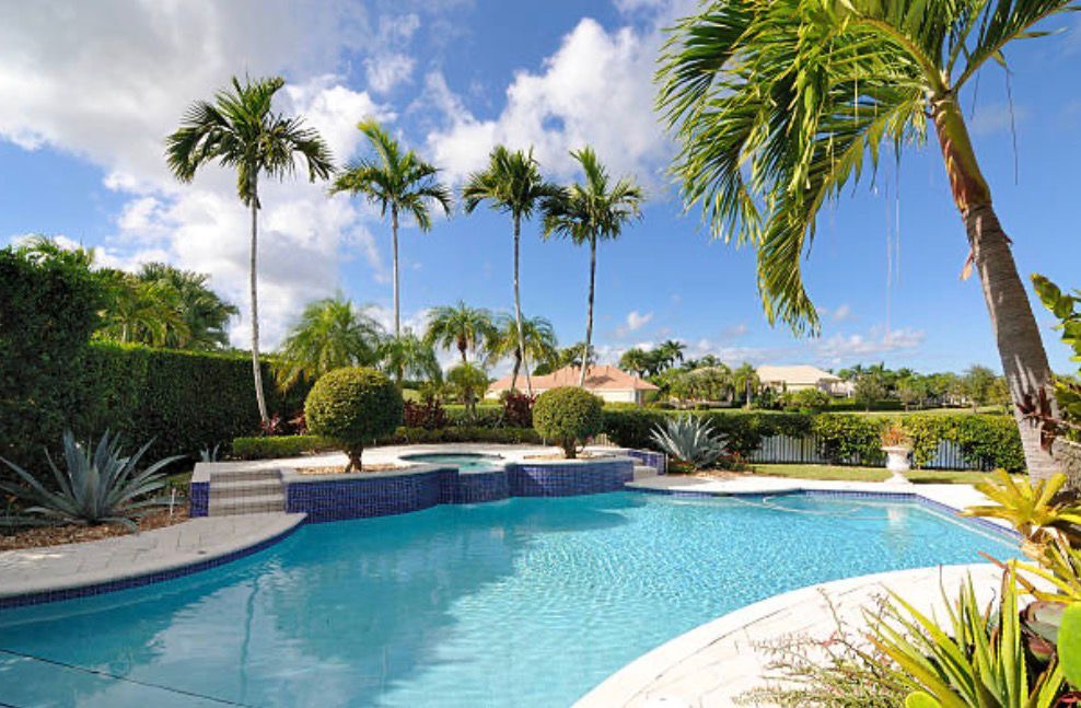 Pool surface calcium removal result